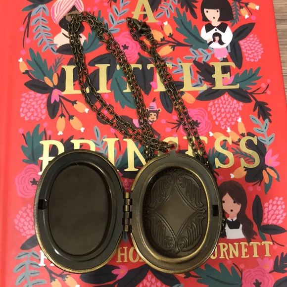 Le Chaim Cameo Locket Necklace navy blue - Picture 5 of 5